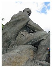 2009-Aktau-monument.jpg